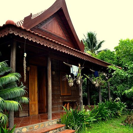 The Plantation Hostel Kampot Exterior foto