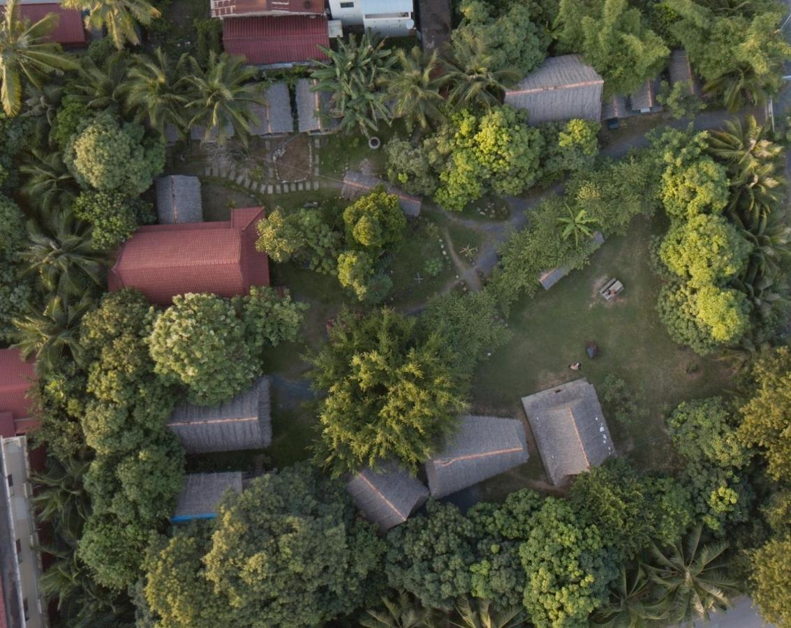The Plantation Hostel Kampot Exterior foto