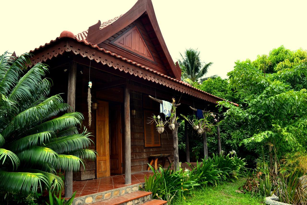 The Plantation Hostel Kampot Exterior foto