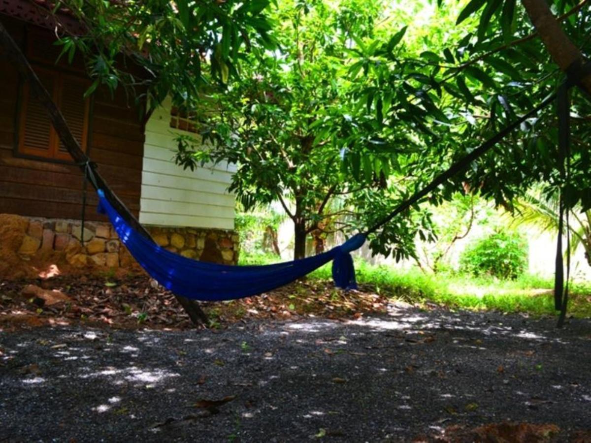 The Plantation Hostel Kampot Exterior foto