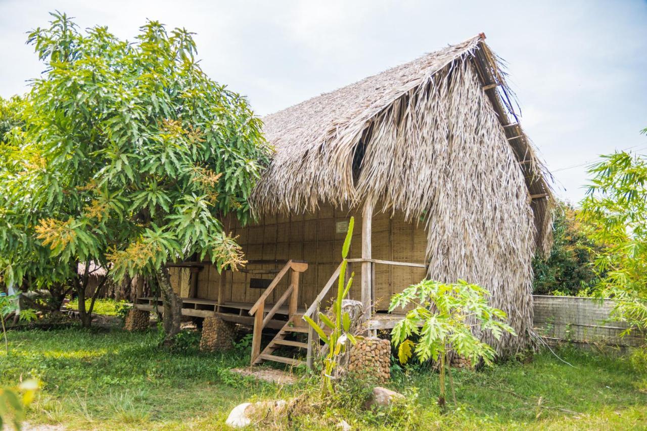The Plantation Hostel Kampot Exterior foto
