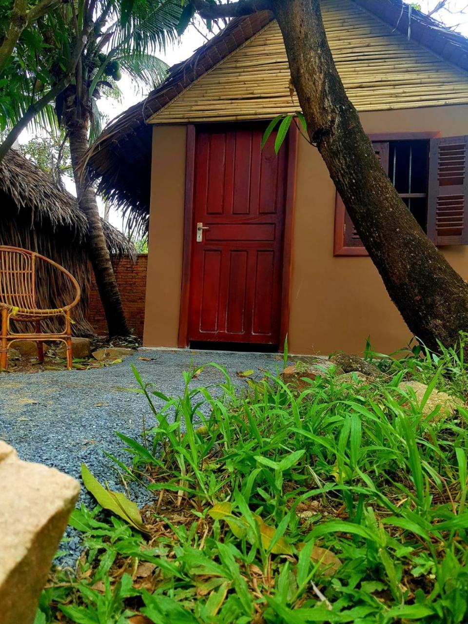 The Plantation Hostel Kampot Exterior foto