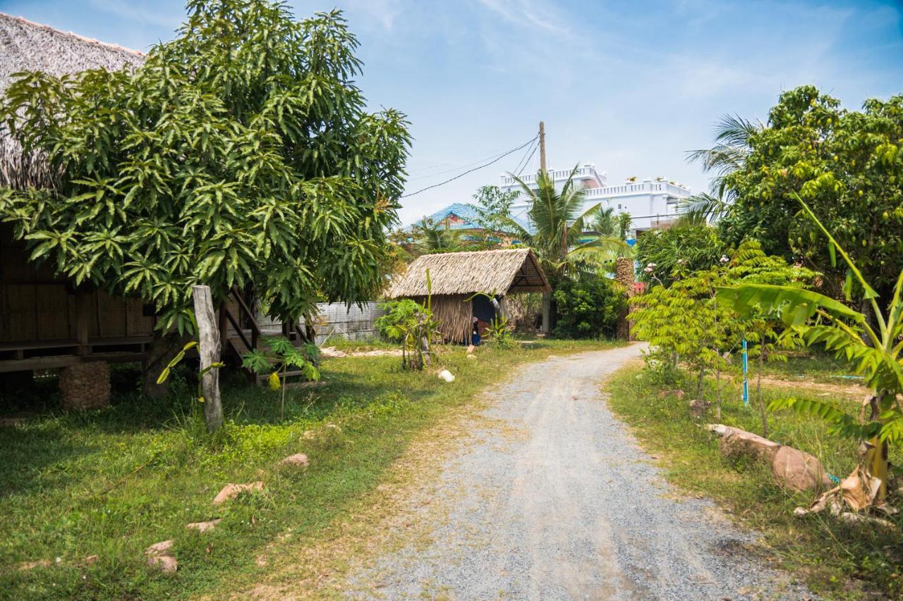 The Plantation Hostel Kampot Exterior foto