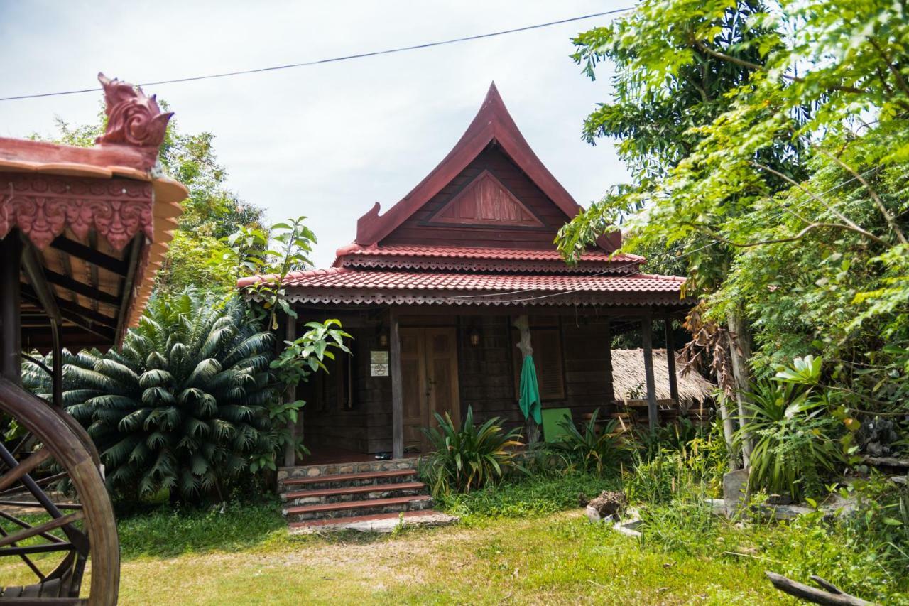 The Plantation Hostel Kampot Exterior foto