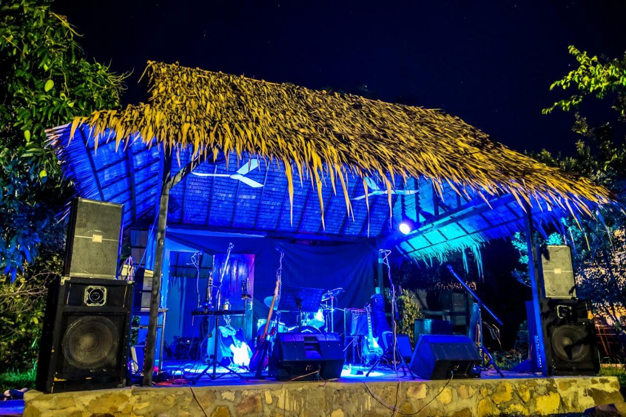 The Plantation Hostel Kampot Exterior foto